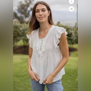 Neuflora cotton blouse in white.